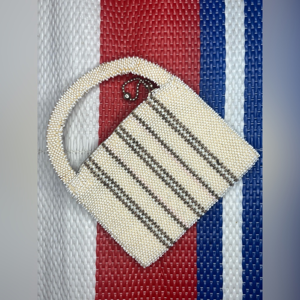 🥳✨ Vintage Custom Made Elegant Cream Beaded Mini Coin Purse Wallet Key Chain Bag
